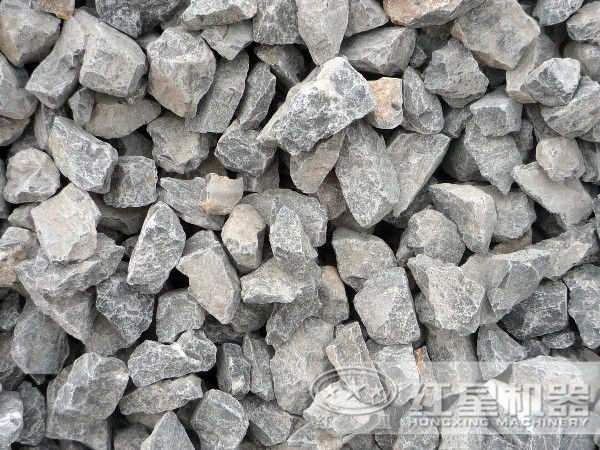 粉碎石灰石建議使用的大型礦石破碎機(jī)是鱷嘴式的，還是錘式的？