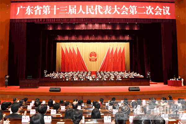 大型流動粉碎石頭一體機(jī)多少錢一臺？