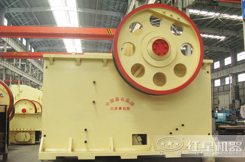 300Ⅹ1300大型細(xì)顎破型號(hào)參數(shù)及具體價(jià)位這里都有，需要的看過(guò)來(lái)