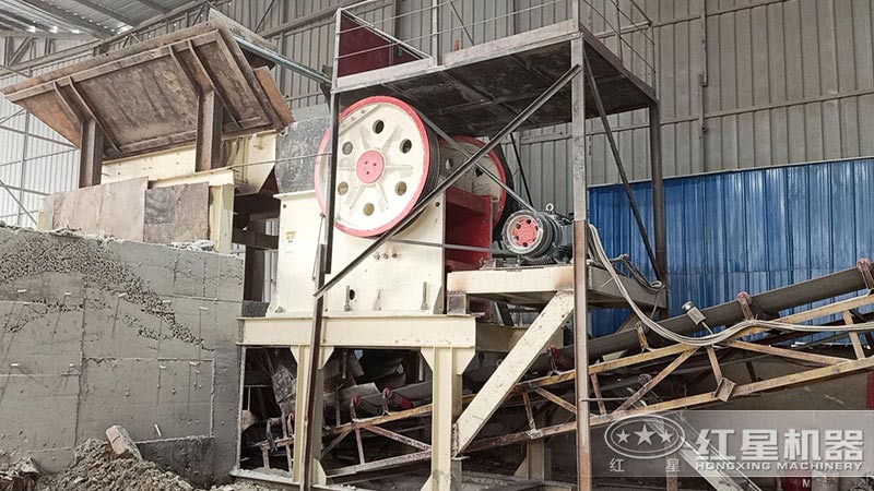 破碎機250x400自重多少噸？有全自動的嗎